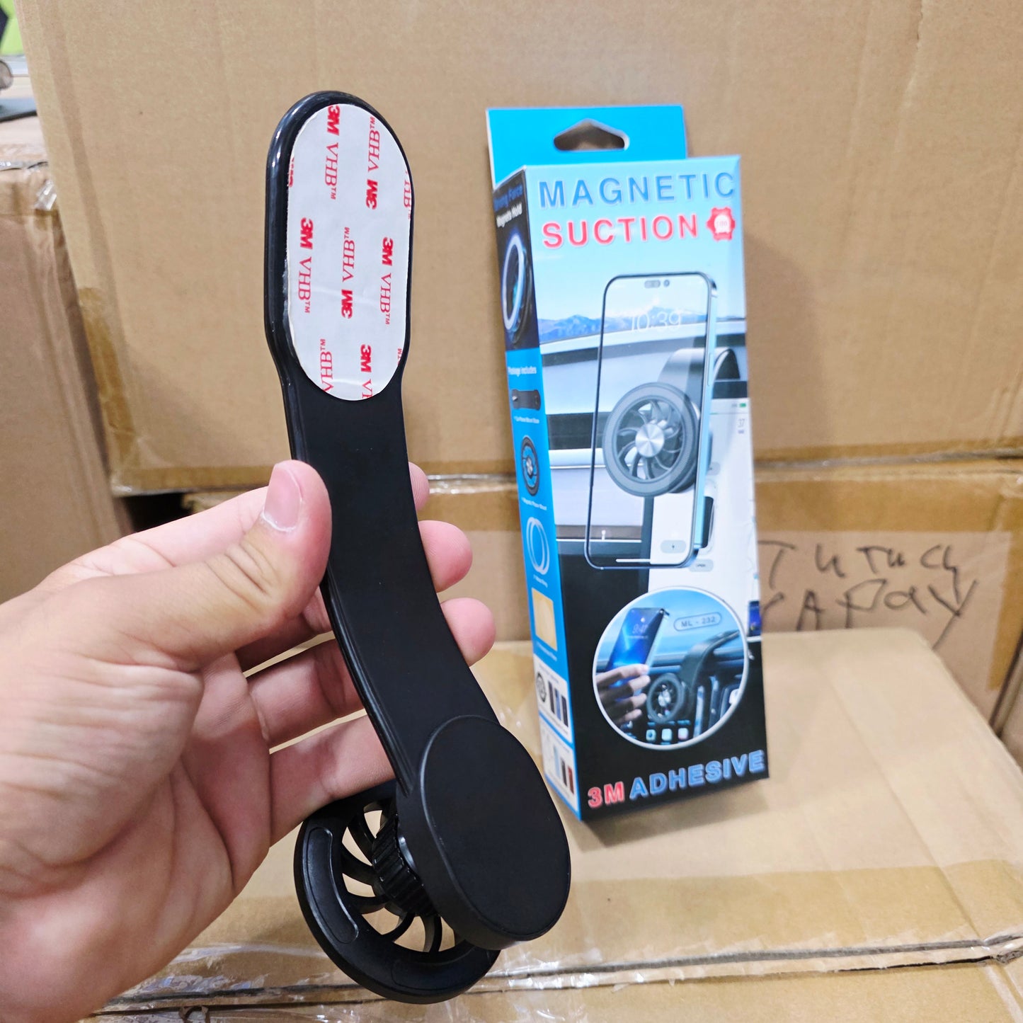 Flexible foldable, magnetic, angle adjustable, in-car phone holder placed on topido - R2I