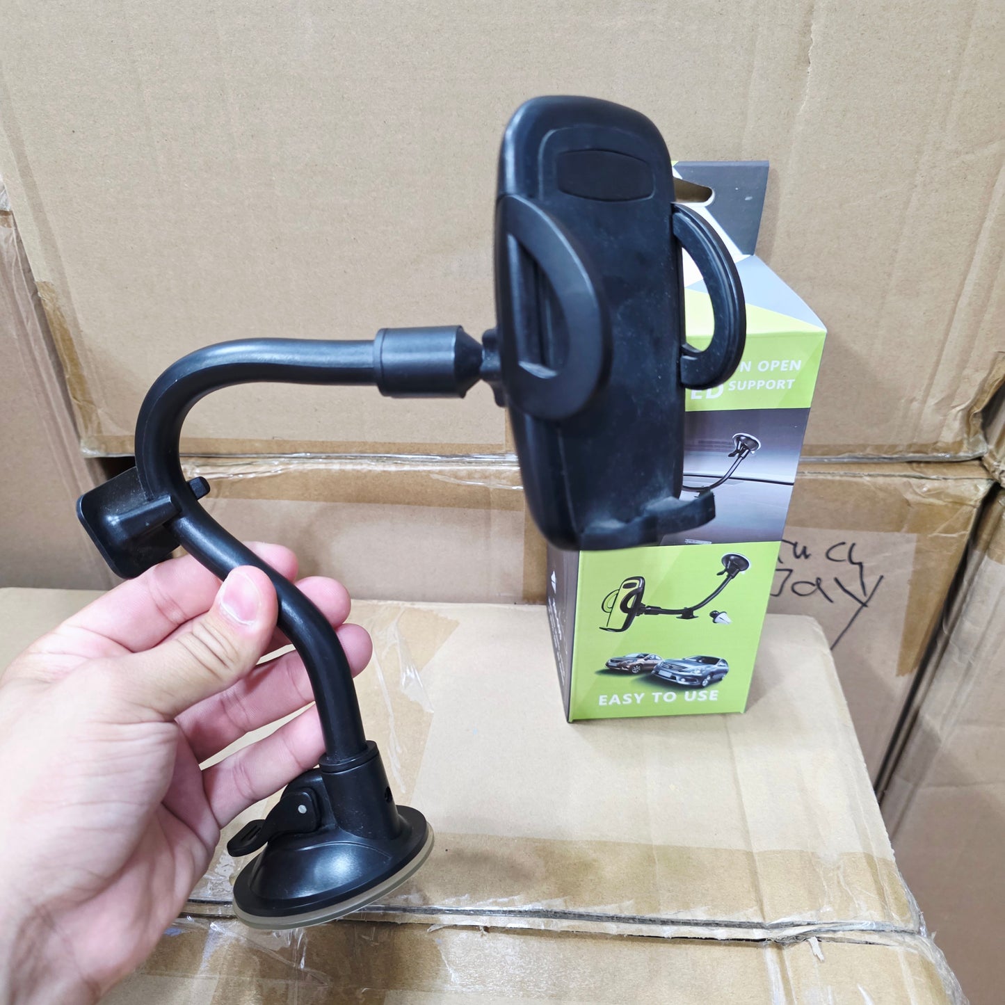 Elbow-supported, long spring-armed, suction cup, 360-degree adjustable vacuum in-car phone holder that can be attached to the dashboard and window - R2M
