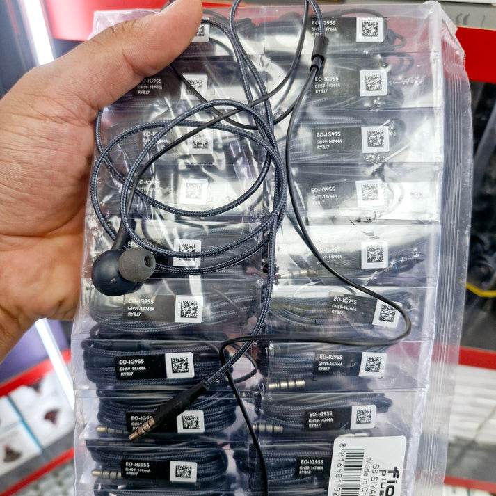 Akg s10 3.5mm jak girişli mikrofonlu kulak içi kablolu kulaklık - K1M - KolayMagza