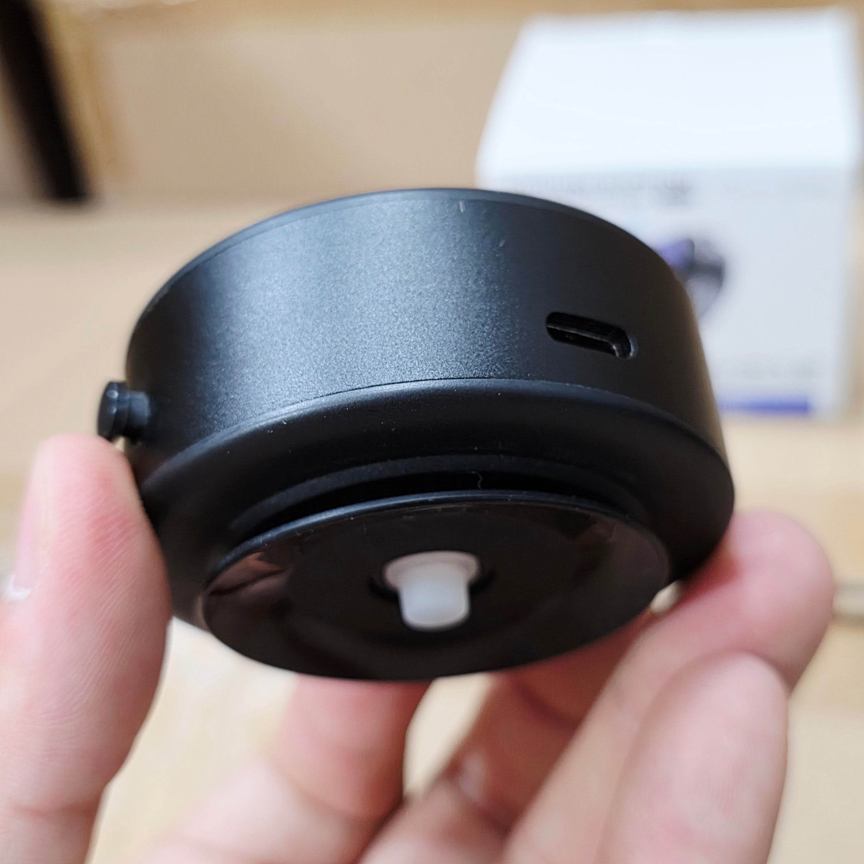 Vantuz emişli vakumlu typeC şarjlı magnetli sabit başlı araç içi telefon tutucu - R2L - KolayMagza