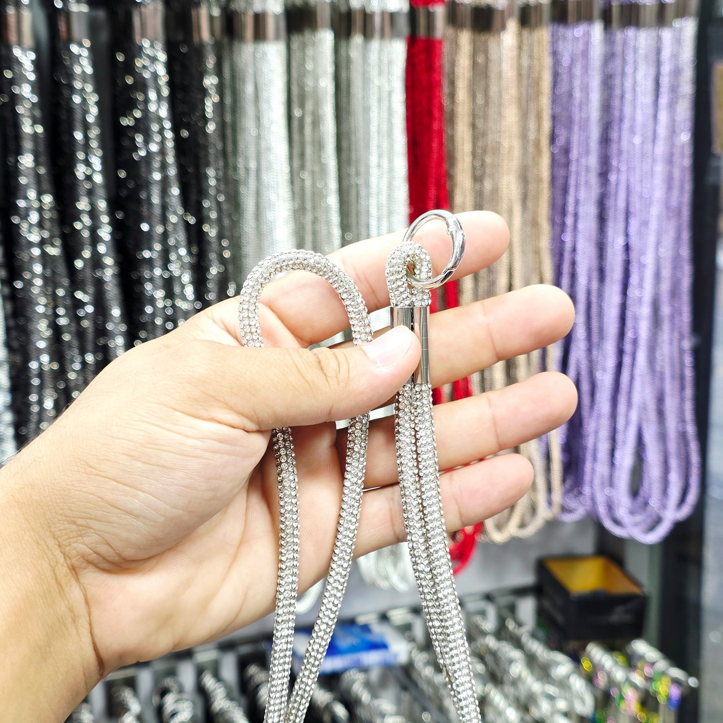 Telefon askıları taşlı