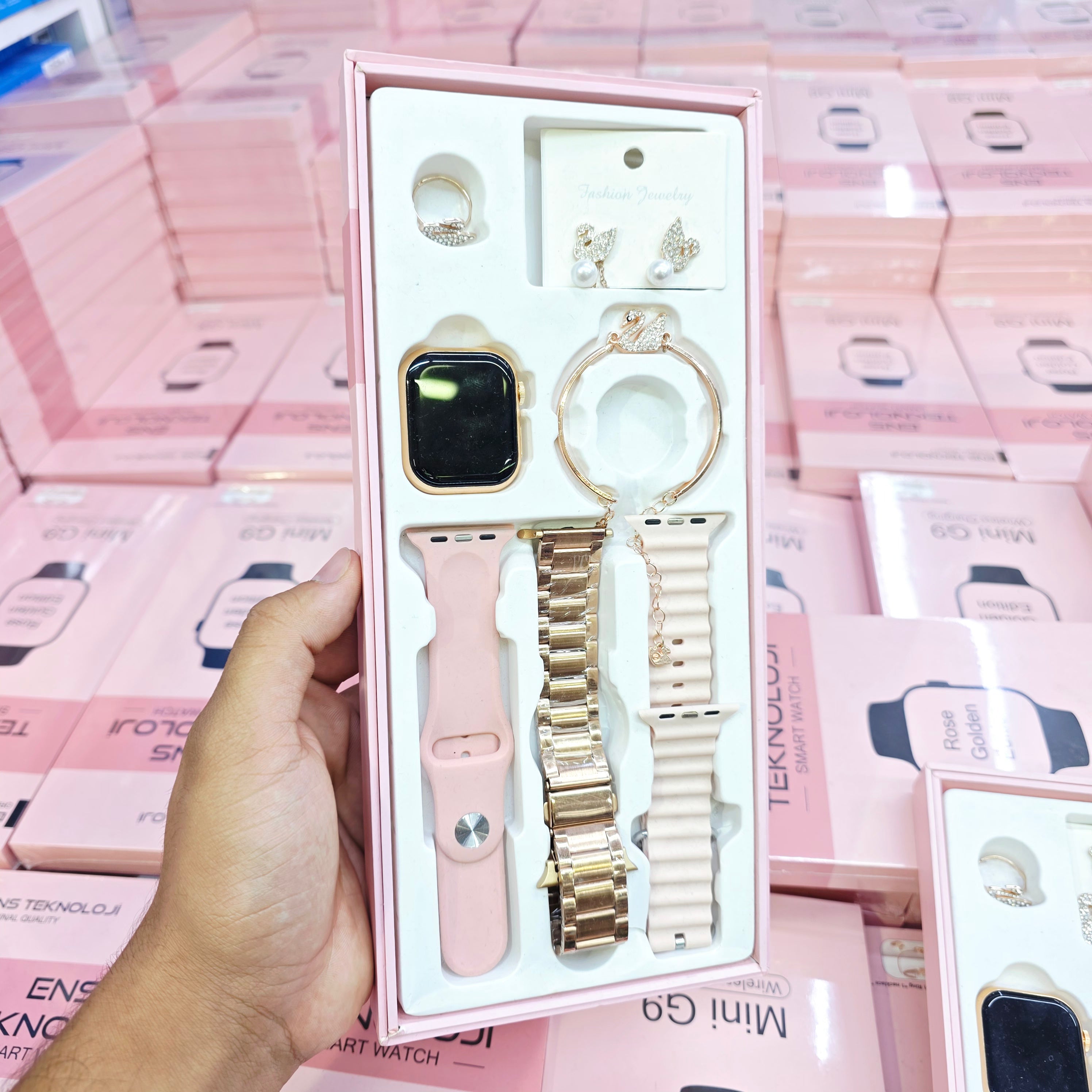 Kadın Rose Gold Akıllı Saat Seti - G9 Mini Akıllı Saat + 3 Farklı Değiştirilebilir Kordon + Kuğu Figürlü Takı Seti Hediyeli