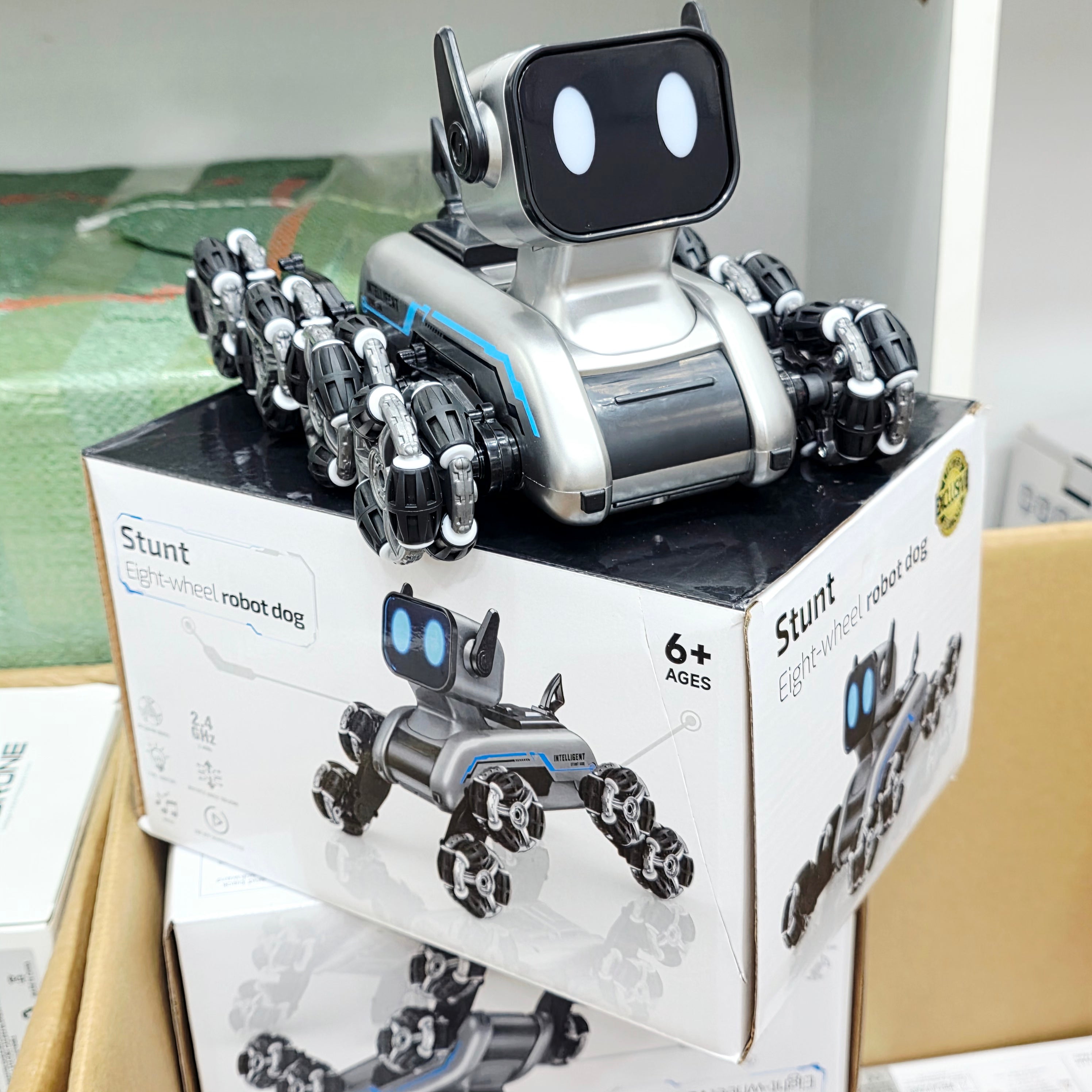 Uzaktan Bilekten Kumandalı Şarjlı 8 Teker Akrobat Robot Köpek - Müzikli ve LED Işıklı Akıllı Robot Araba SANTRAL HAN