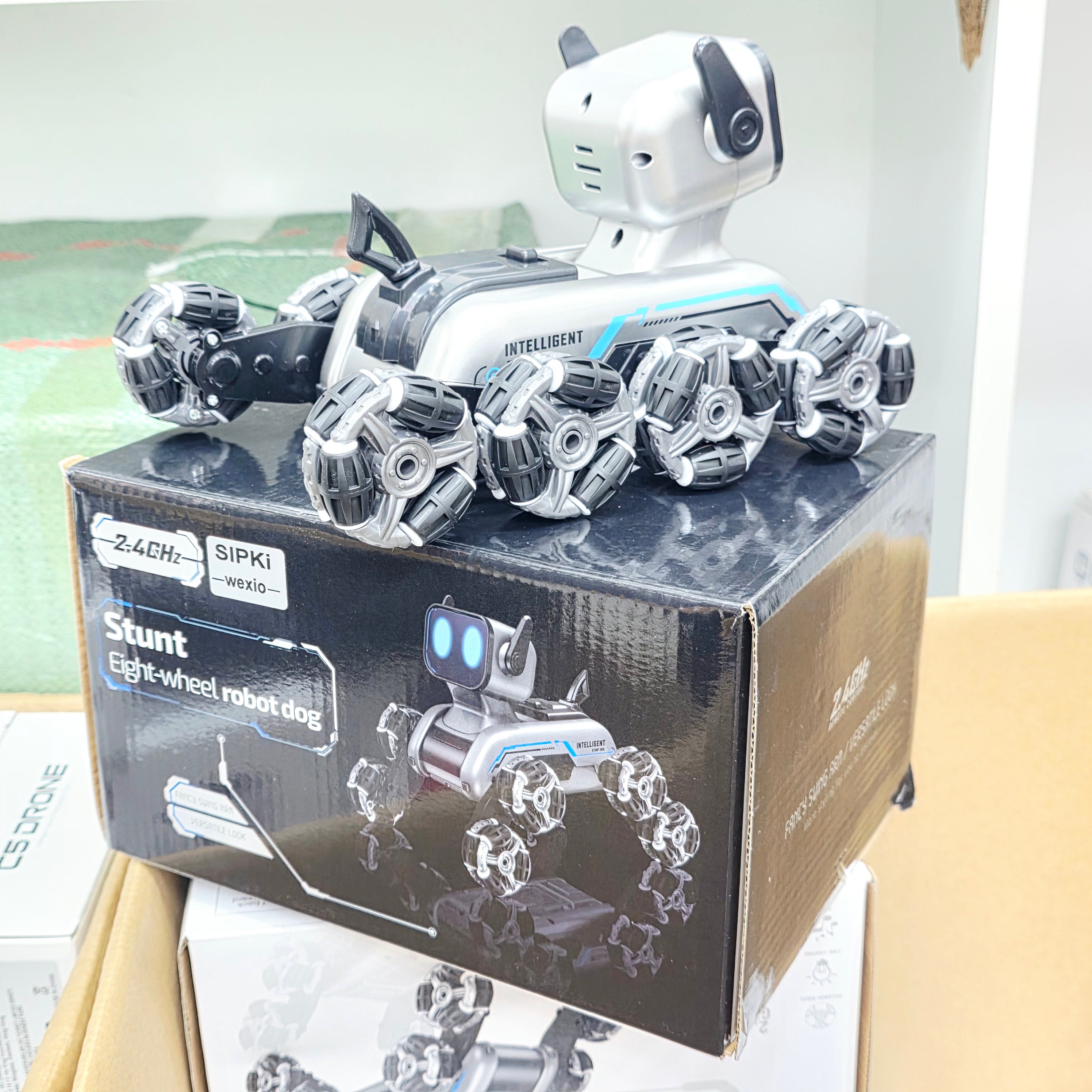 Uzaktan Bilekten Kumandalı Şarjlı 8 Teker Akrobat Robot Köpek - Müzikli ve LED Işıklı Akıllı Robot Araba SANTRAL HAN