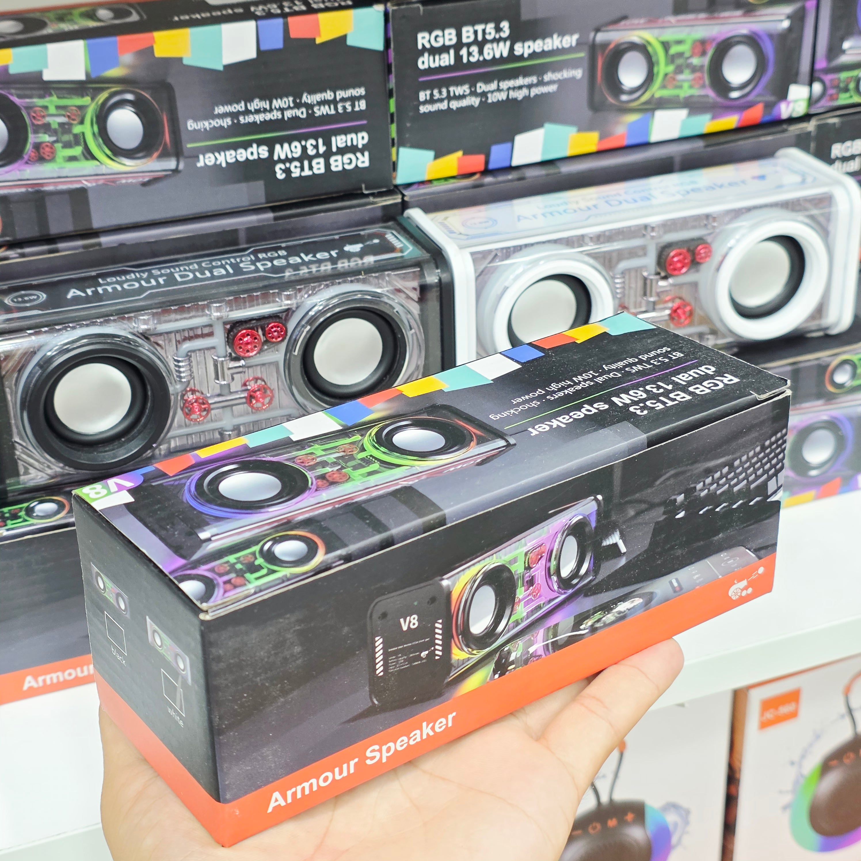 Armour V8 RGB Işıklı Taşınabilir Bluetooth 5.3 Hoparlör – 13.6W Çift Speaker & TWS Tucci